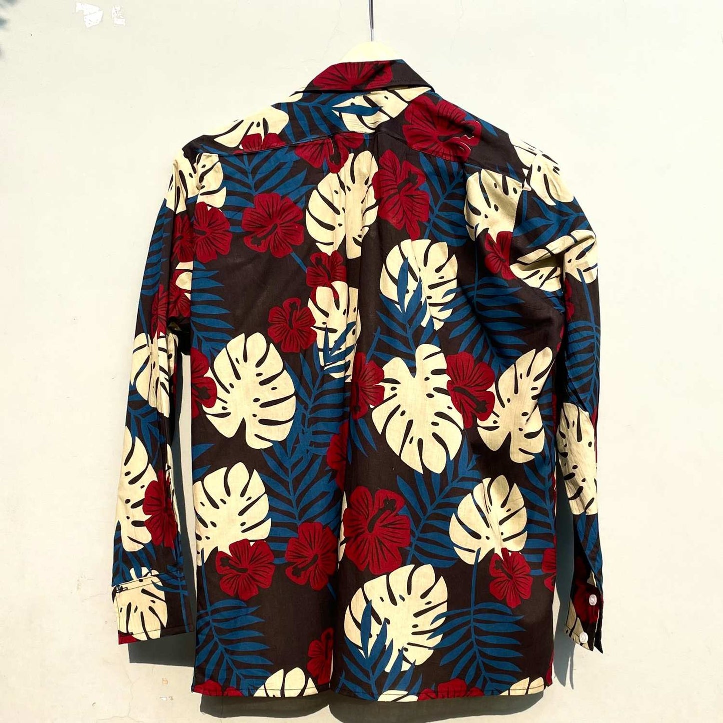 Dark Leaf Cotton Abstract Women Shirt - KJ0384