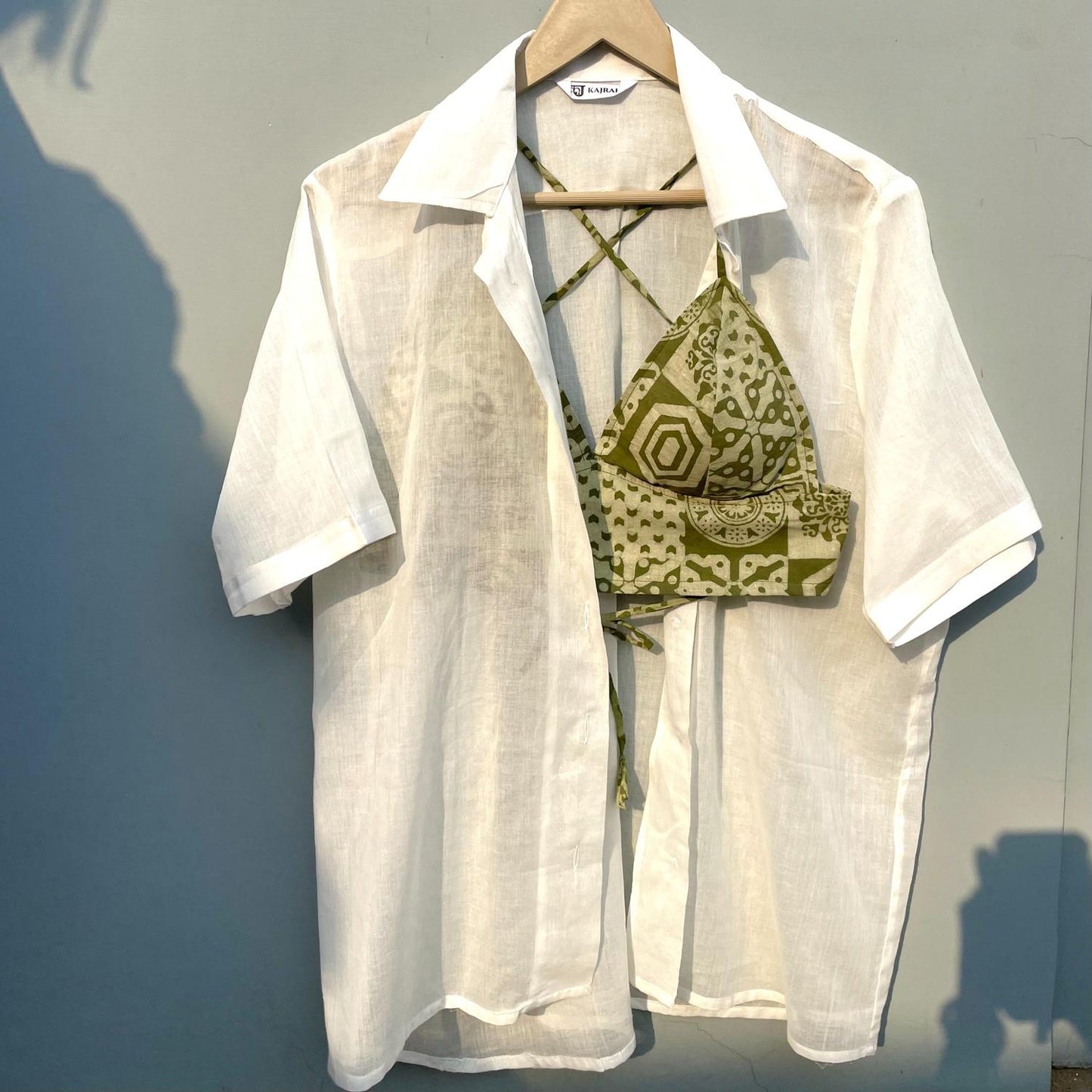 White Mul Shirt & Handblock Green Patch Bra Combo - KJ0358