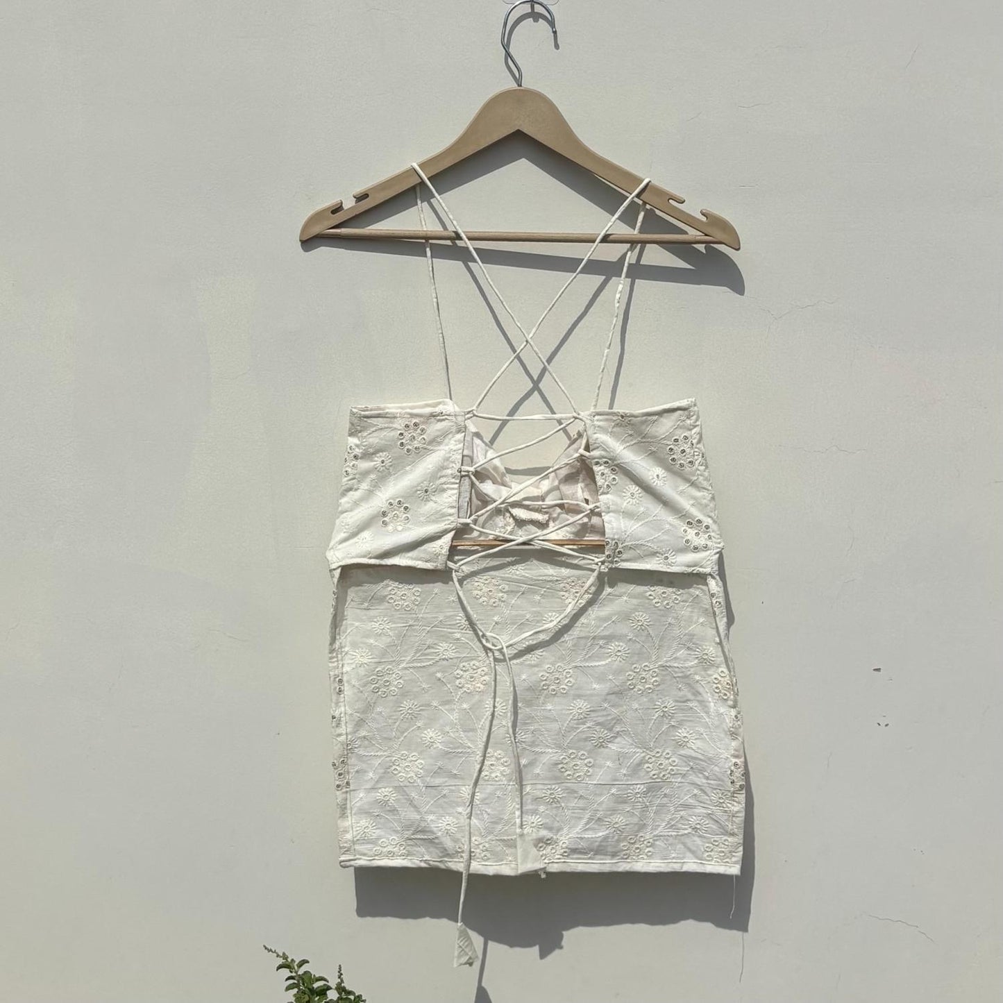 Off White Chikan Removable Pads Top - Kj10439