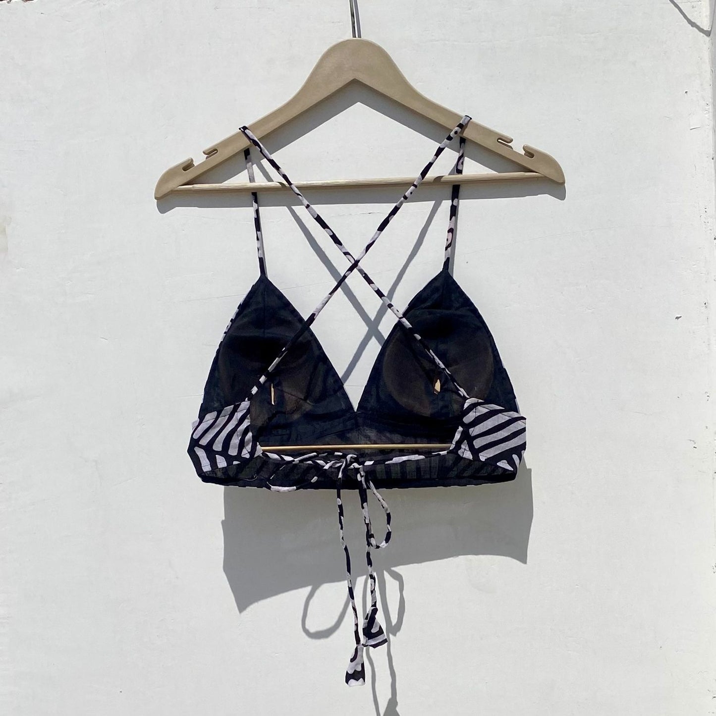 Black Object Removable Pads Bra - KJ0938