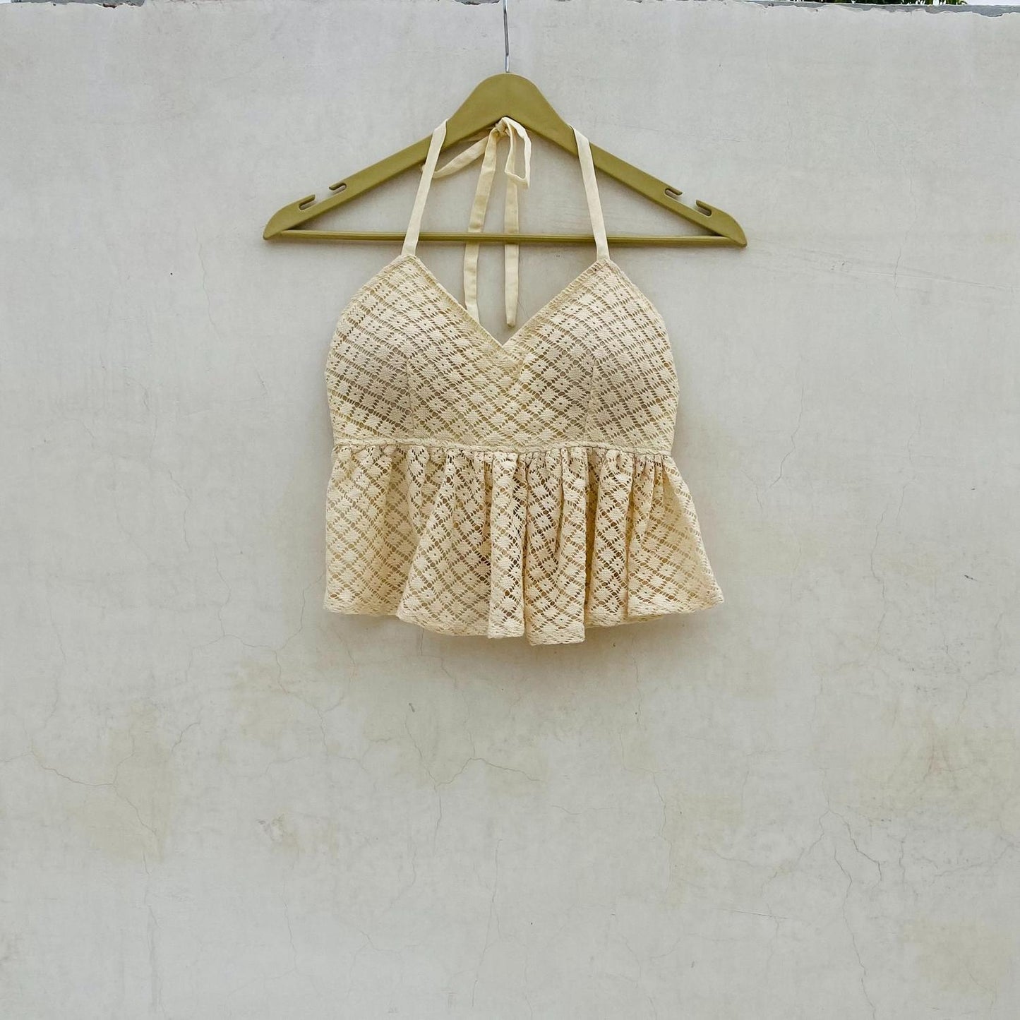 Off White Hakoba Frill Removable Pads Top - KJ10086