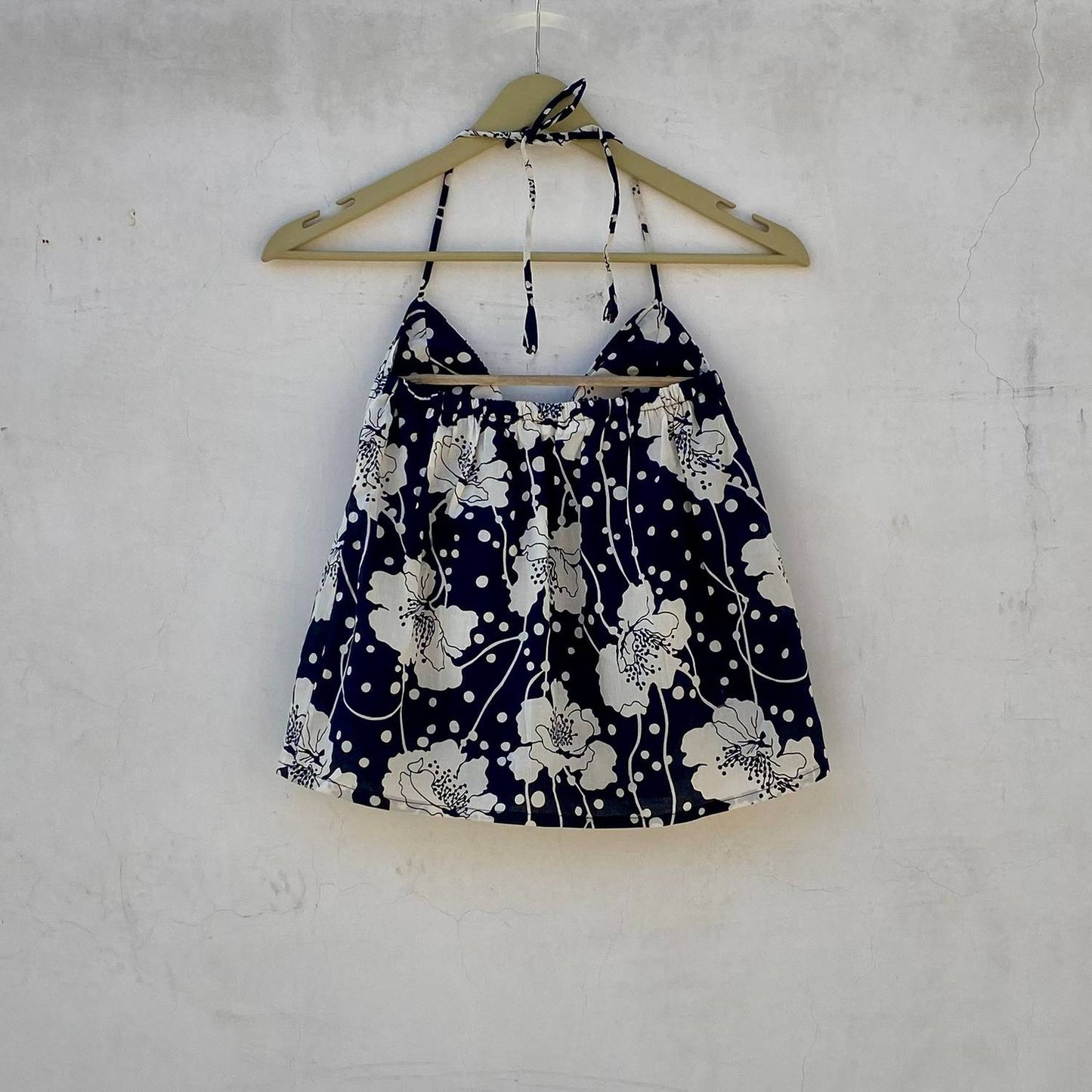 Black Floral Tree Removable Pads Top - KJ10289