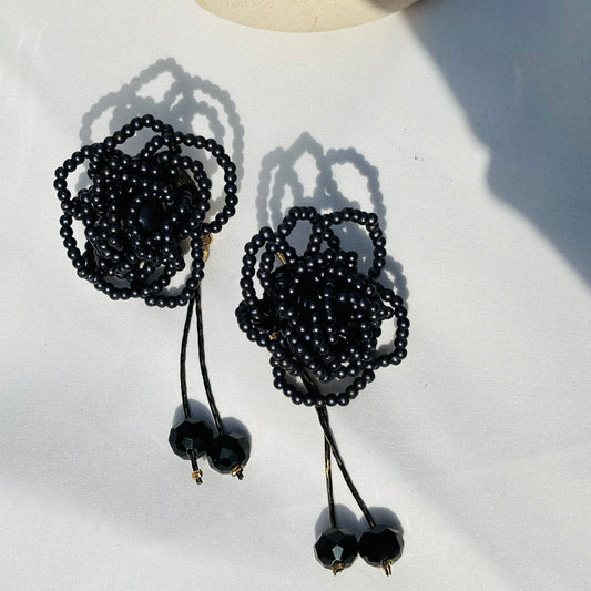 Black Brads Blossom Earrings - IY0549