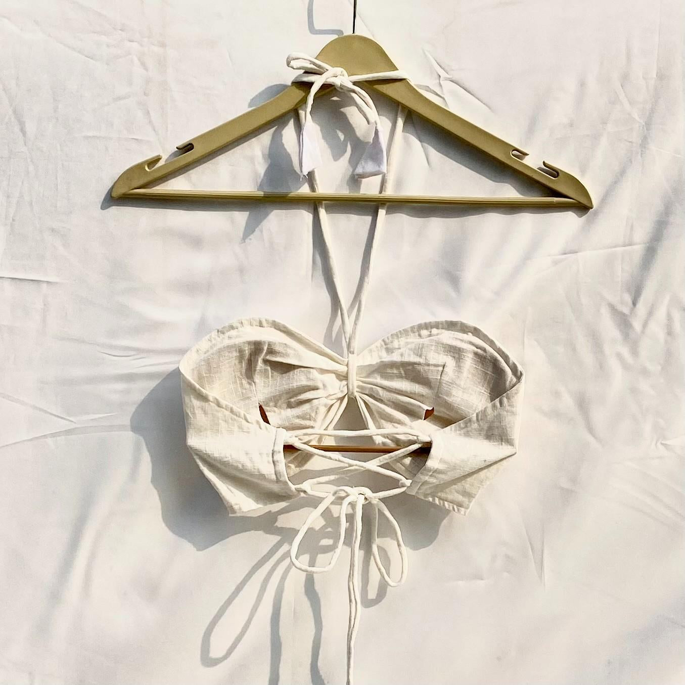 Valentine's Day Collection White Plain Round Halter Neck Removable Pads Bra - KJ10299