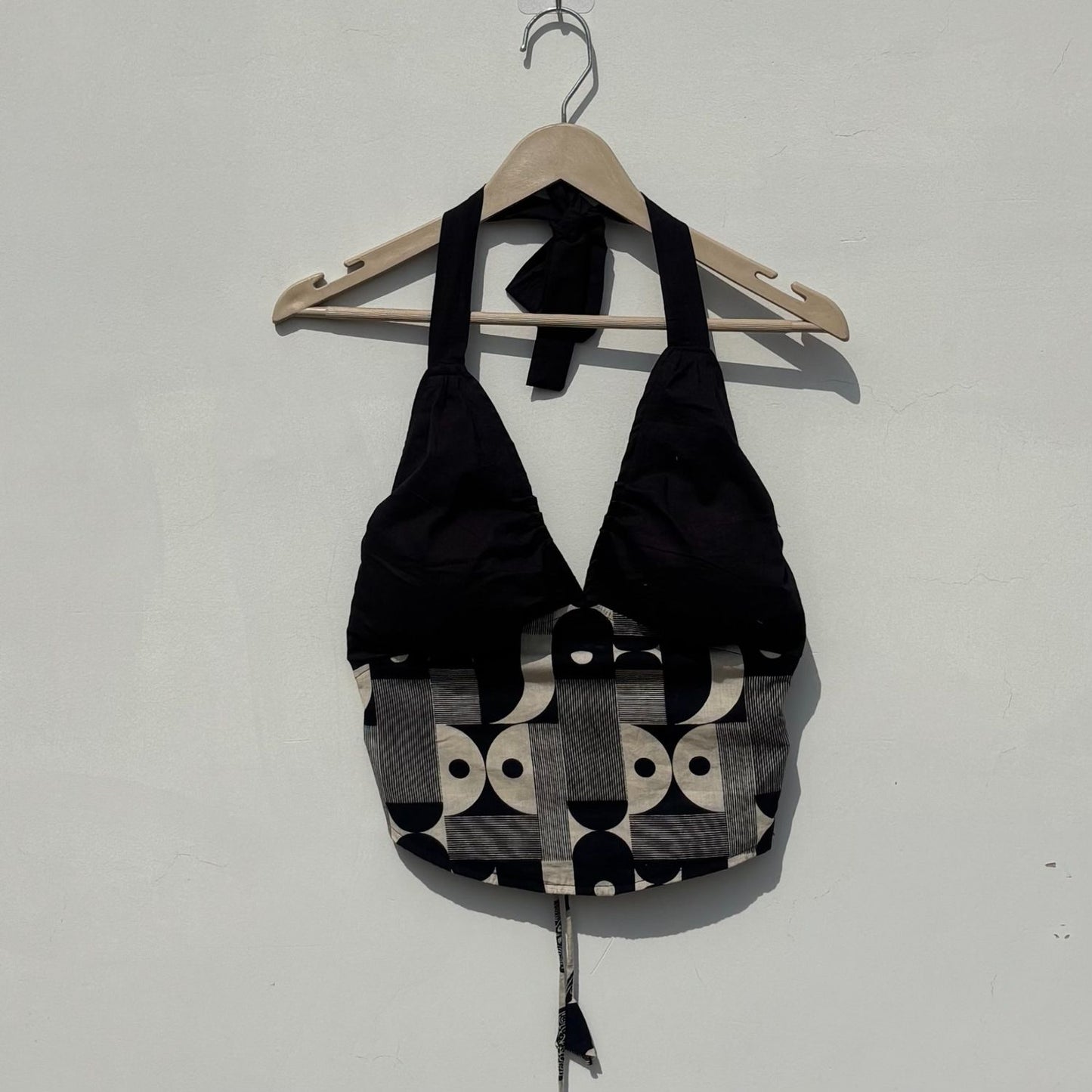 Black Abstract Stuffed Halter Top - Kj10433