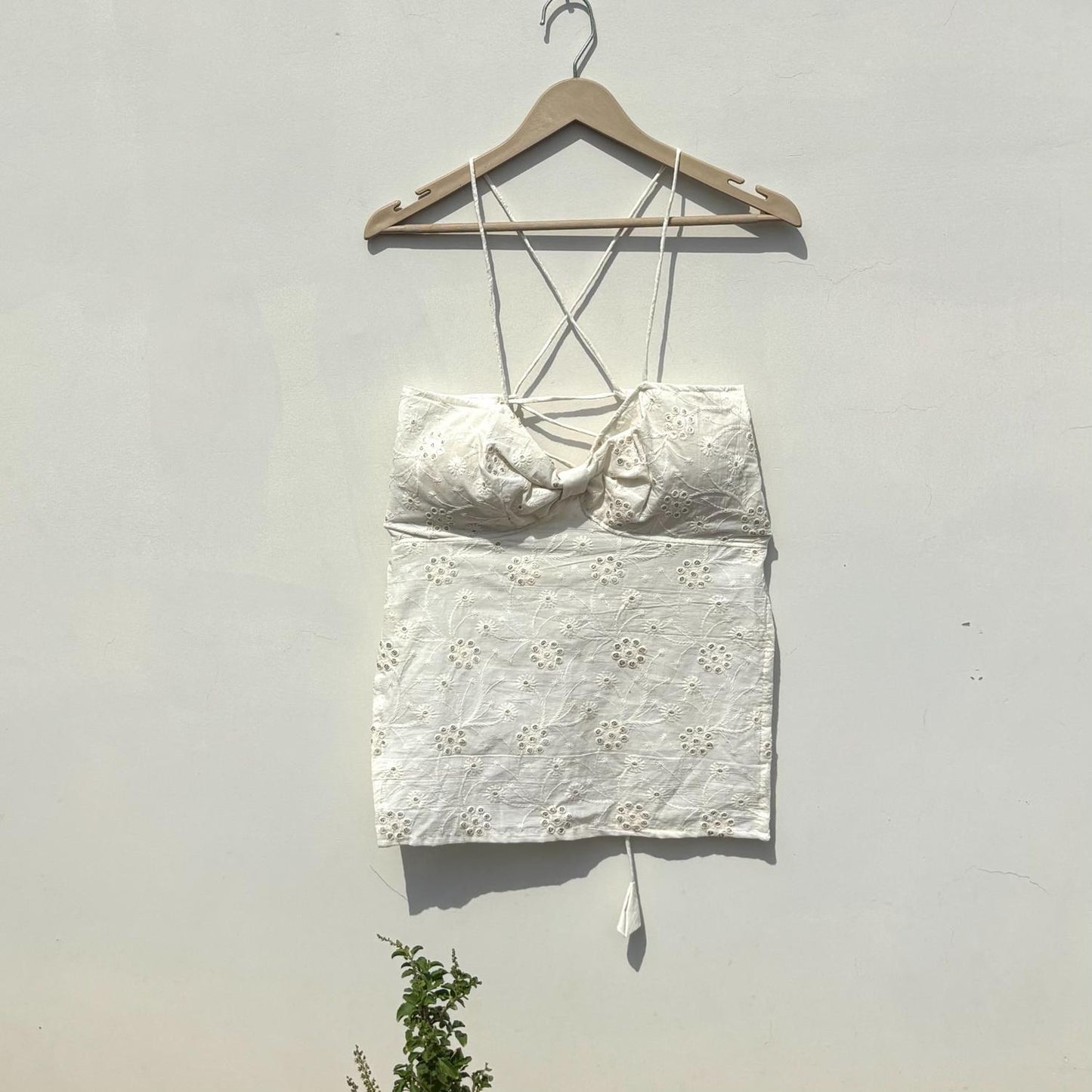 Off White Chikan Removable Pads Top - Kj10439
