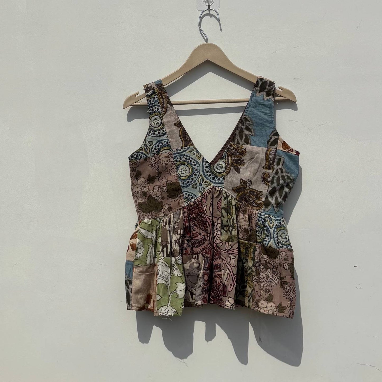 Light Multicolor Ptach Deep Neck Cut Sleeves Removable Pads Top - Kj10435