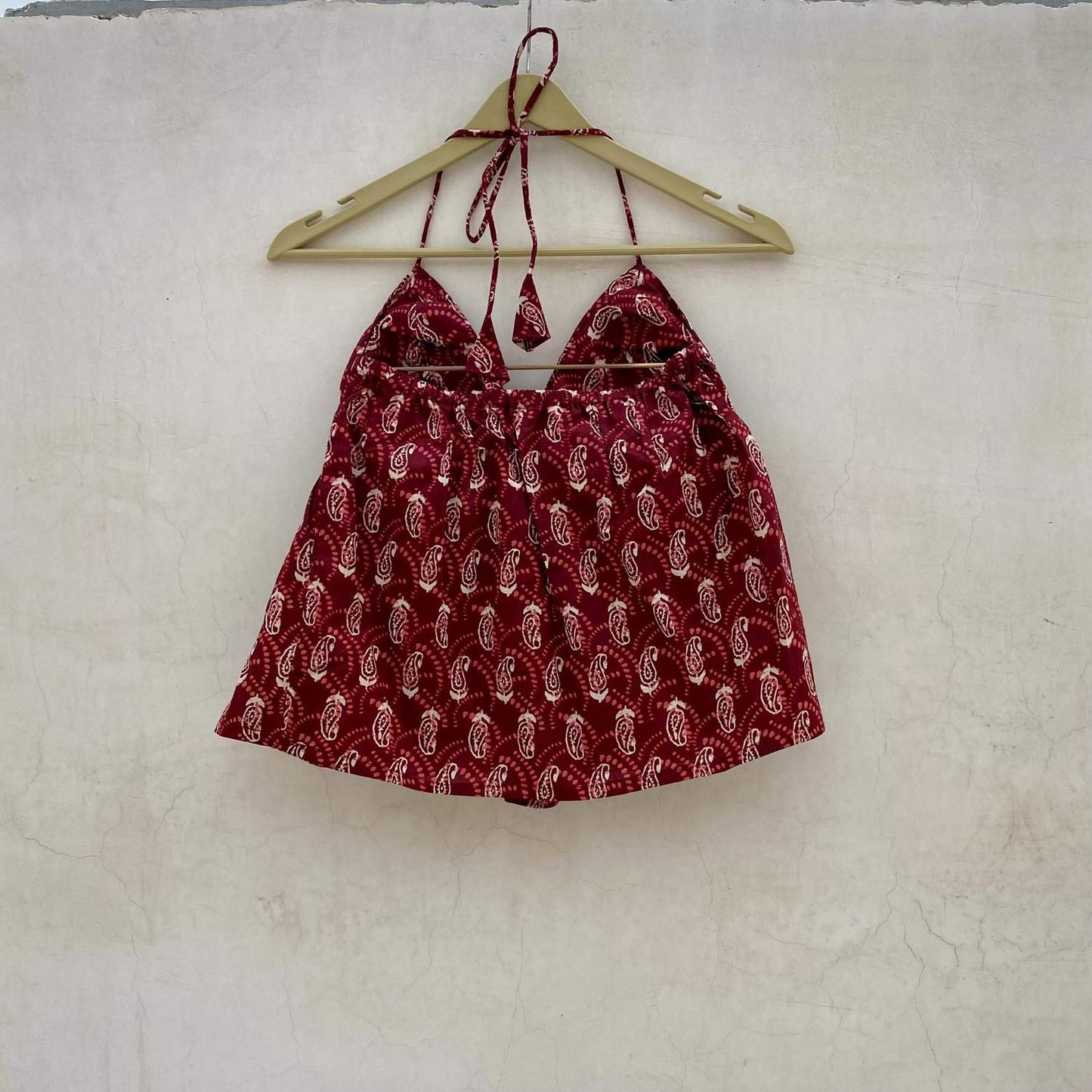 Red Paisley Tree Removable Pads Top - KJ10084