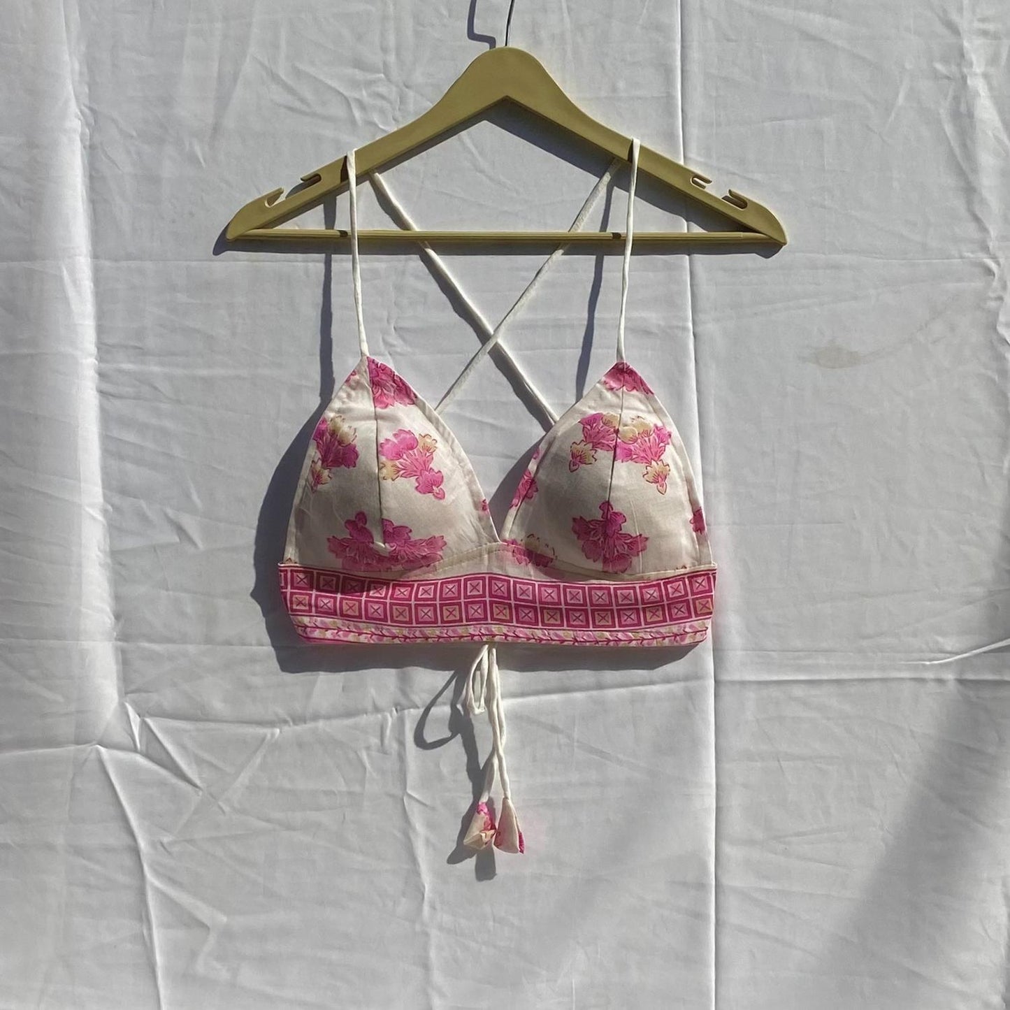 White Pink Traditional Removable Pads Bra - KJ10264